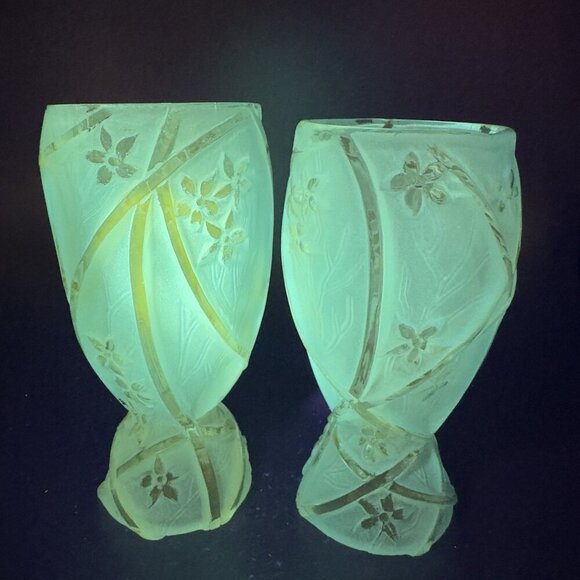 Consolidated Glass Co Line 700 Martele Frosted Blue Goblet Manganese 365nm Set 2 - Picture 4 of 16